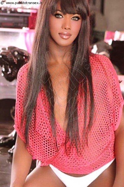 Laura Terza Gamba  MILANO 3383091910